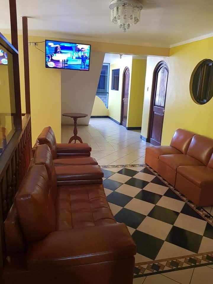 Hospedaje Karol Hotel Аякучо Екстериор снимка
