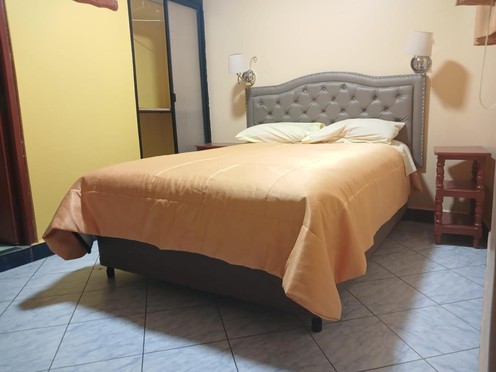Hospedaje Karol Hotel Аякучо Екстериор снимка