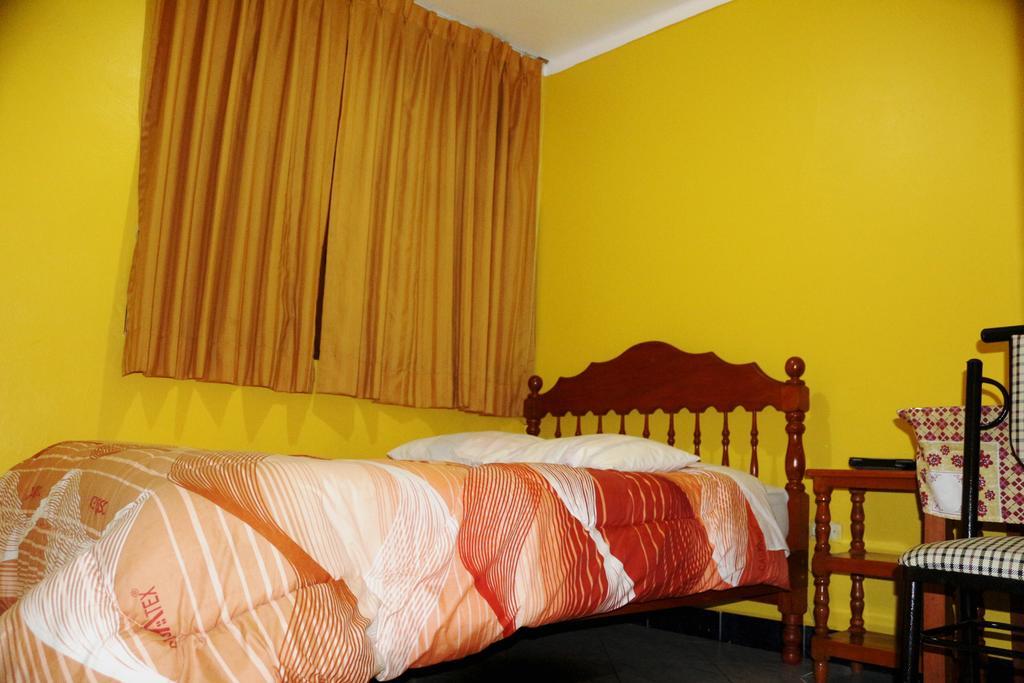 Hospedaje Karol Hotel Аякучо Стая снимка