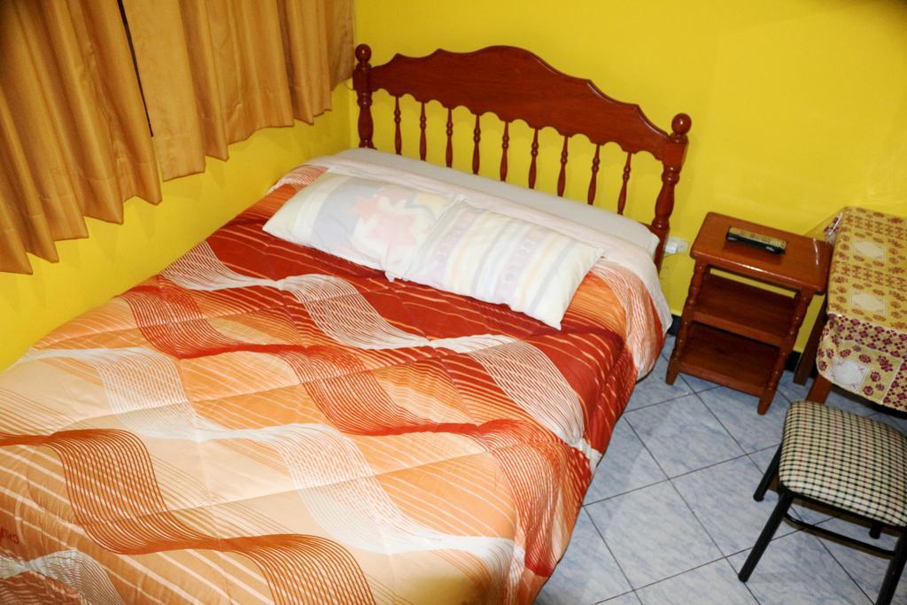 Hospedaje Karol Hotel Аякучо Екстериор снимка